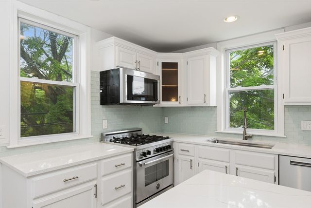 20 Ocean Ave 4, Marblehead, MA 01945