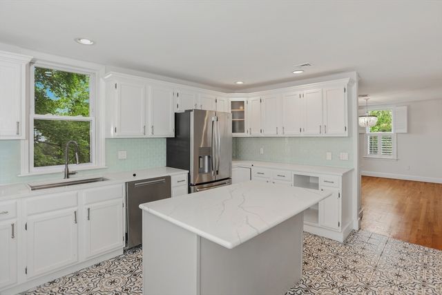 20 Ocean Ave 4, Marblehead, MA 01945