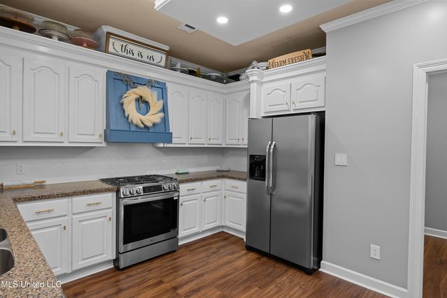 123 Oakhurst Drive, Clinton, MS 39056