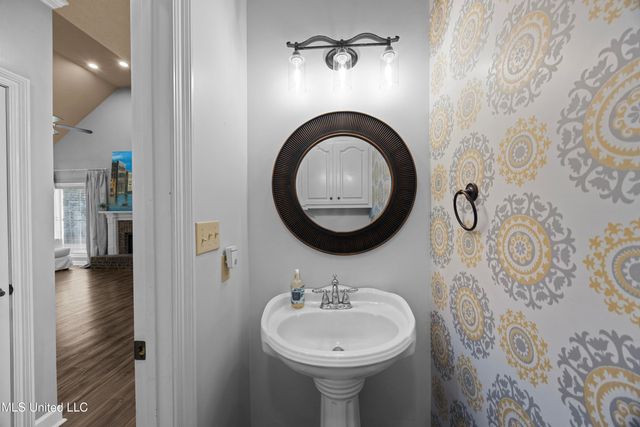 123 Oakhurst Drive, Clinton, MS 39056