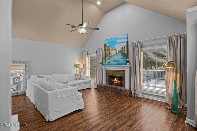 123 Oakhurst Drive, Clinton, MS 39056