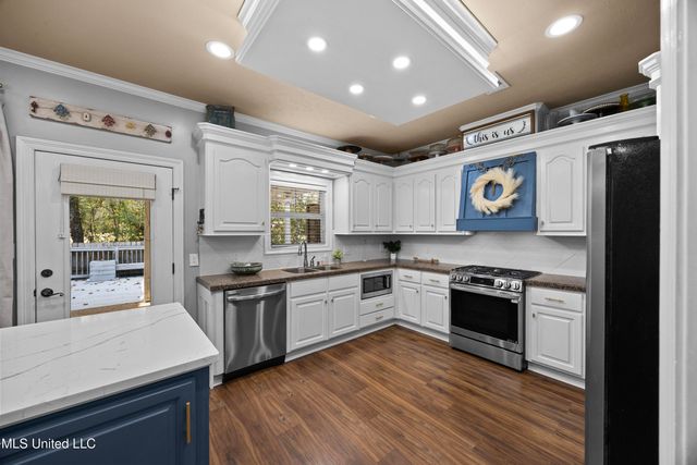 123 Oakhurst Drive, Clinton, MS 39056