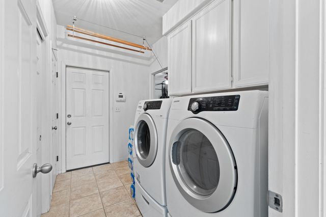 2729 W Ceres Court, Visalia, CA 93291