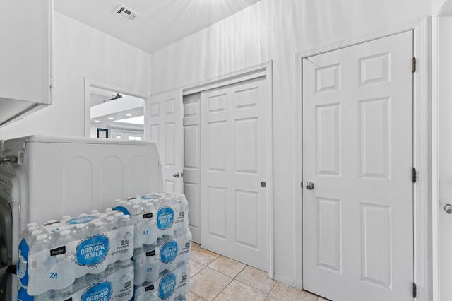 2729 W Ceres Court, Visalia, CA 93291