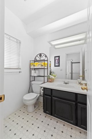 2729 W Ceres Court, Visalia, CA 93291