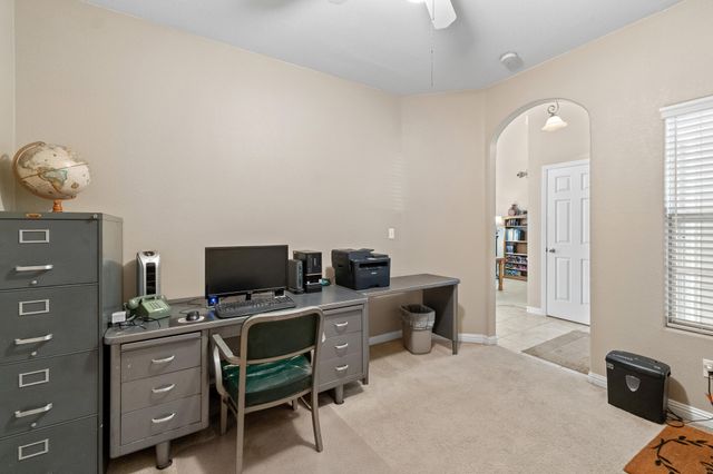 2729 W Ceres Court, Visalia, CA 93291