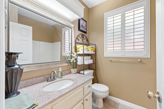 2729 W Ceres Court, Visalia, CA 93291