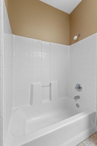 2729 W Ceres Court, Visalia, CA 93291