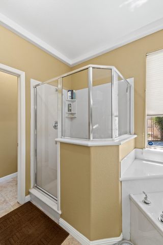 2729 W Ceres Court, Visalia, CA 93291
