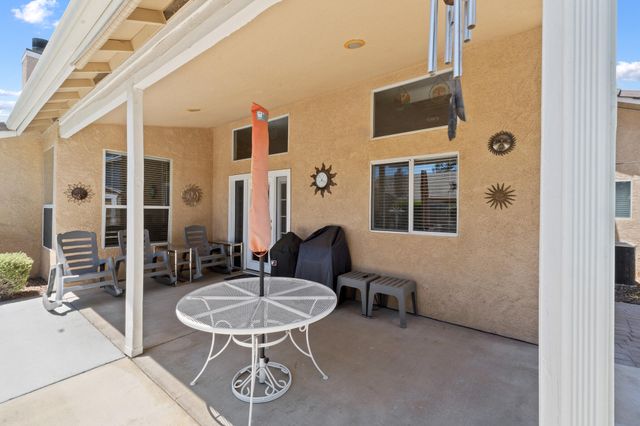2729 W Ceres Court, Visalia, CA 93291