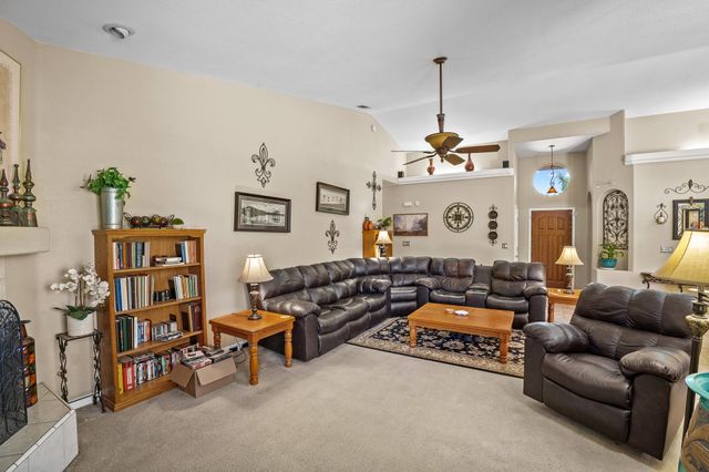 2729 W Ceres Court, Visalia, CA 93291
