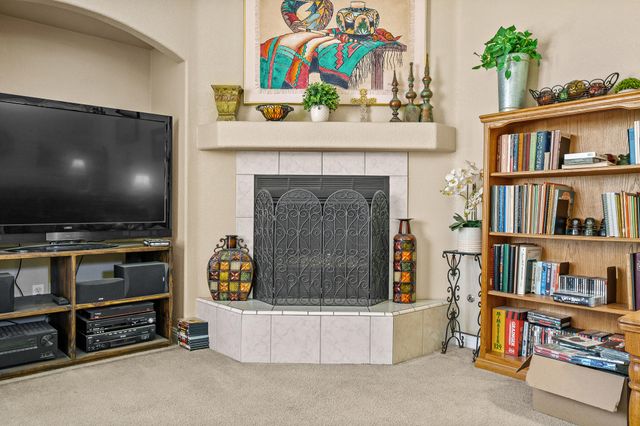 2729 W Ceres Court, Visalia, CA 93291