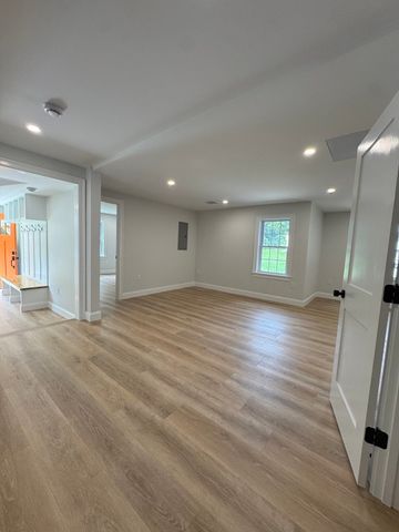 158 Fairview Ave, Athol, MA 01331