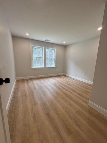 158 Fairview Ave, Athol, MA 01331