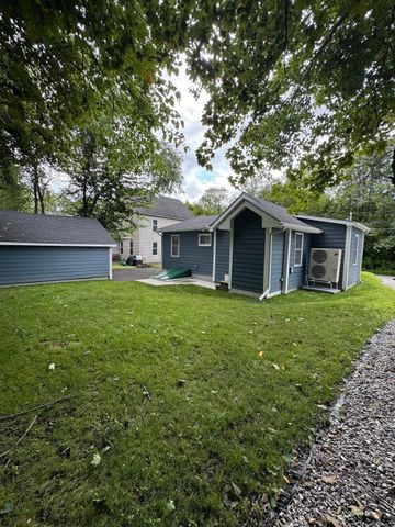 158 Fairview Ave, Athol, MA 01331