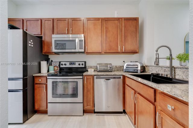 8916 SW 19th St, Miramar, FL 33025