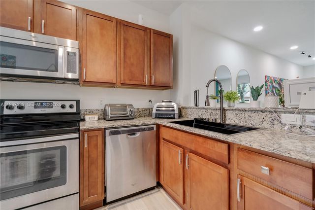 8916 SW 19th St, Miramar, FL 33025