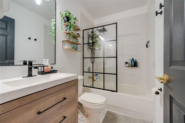 8916 SW 19th St, Miramar, FL 33025