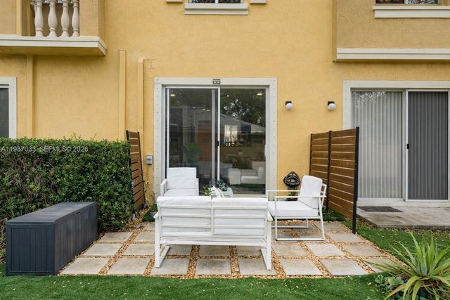 8916 SW 19th St, Miramar, FL 33025