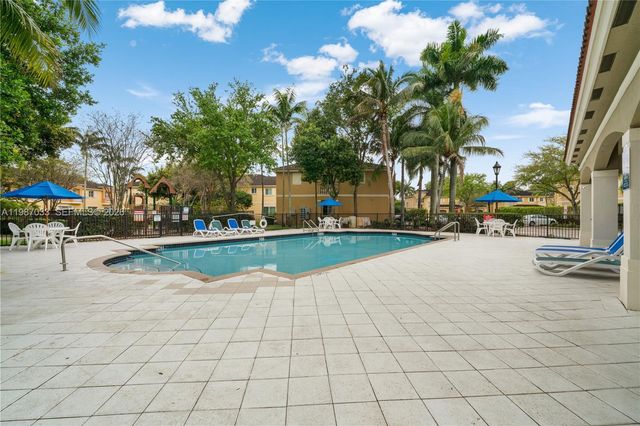 8916 SW 19th St, Miramar, FL 33025