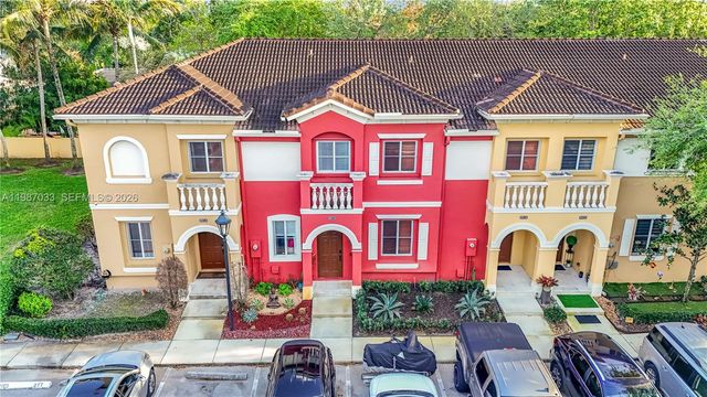 8916 SW 19th St, Miramar, FL 33025