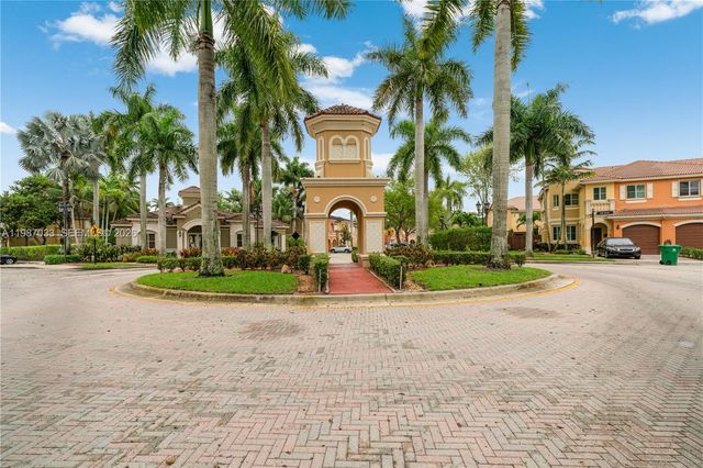 8916 SW 19th St, Miramar, FL 33025