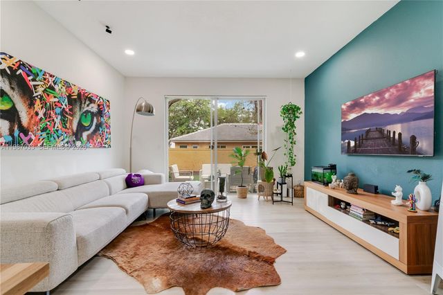 8916 SW 19th St, Miramar, FL 33025