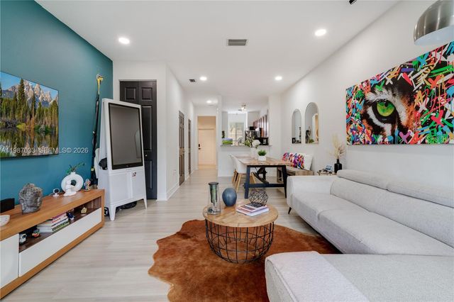 8916 SW 19th St, Miramar, FL 33025