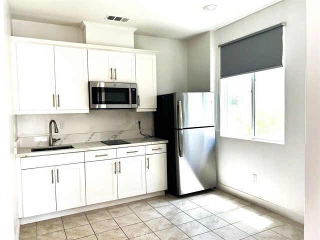 2437 Crater, Rialto, CA 92377