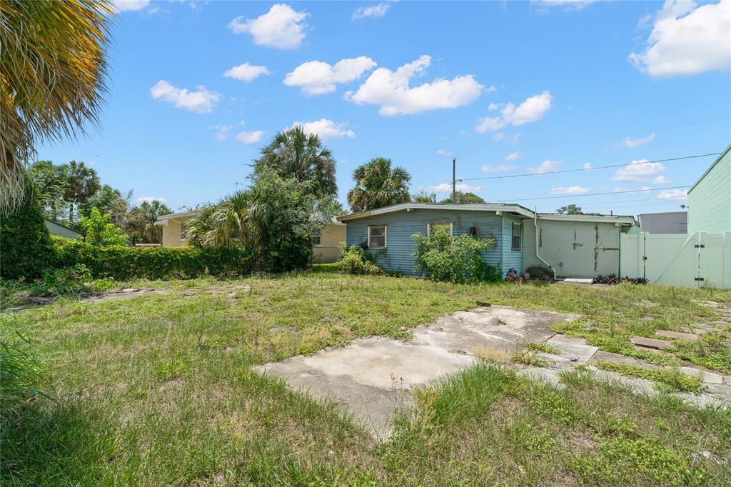 Image 15 of property listing at 1541 W LA SALLE STREET, Tampa, FL 33607