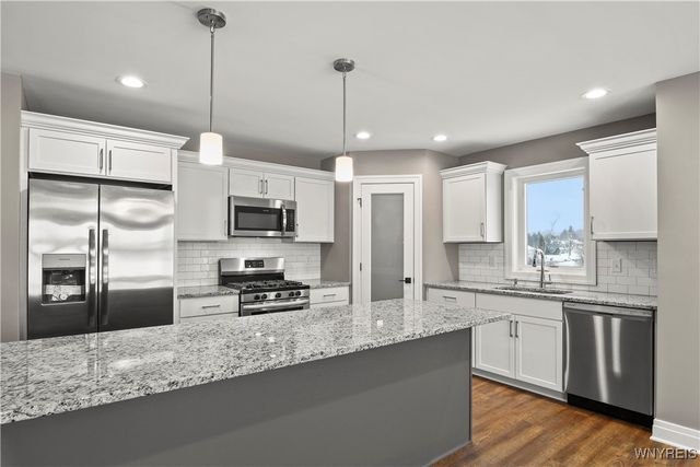 7308 Woodhaven Drive, Lockport Town, NY 14094