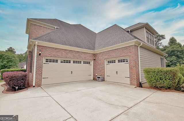 100 Grouse Point, Fayetteville, GA 30215