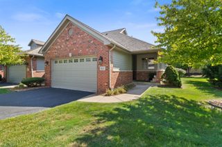 822 Boxwood Drive, Munster, IN 46321