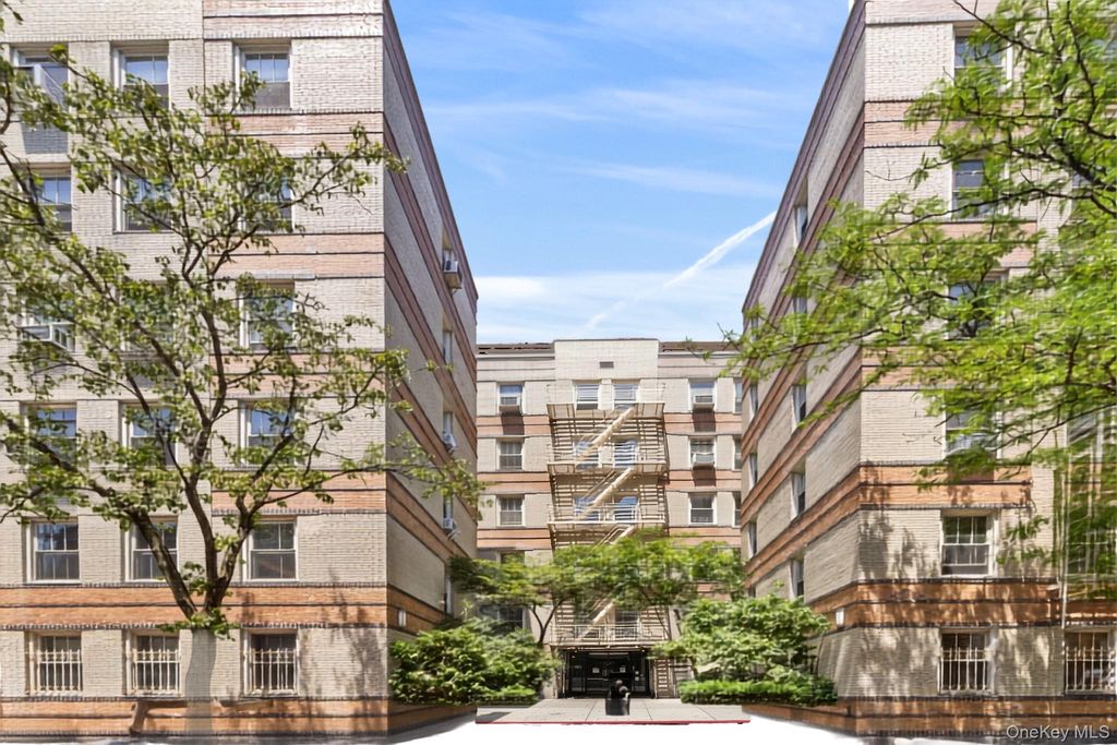 75 Bank Street 1B, New York (manhattan), NY 10014 — exterior
