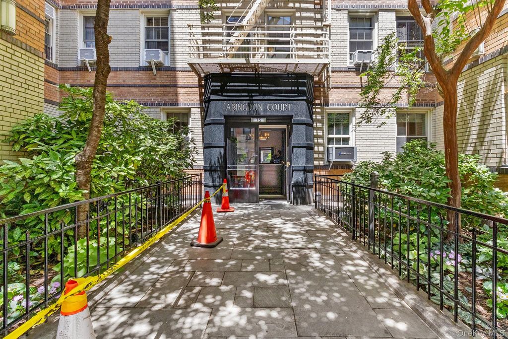 75 Bank Street 1B, New York (manhattan), NY 10014 — photo 2