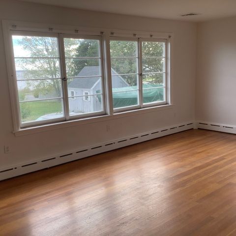 10 Clara St, New Bedford, MA 02744