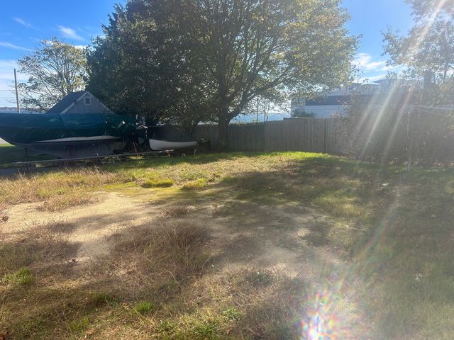 10 Clara St, New Bedford, MA 02744