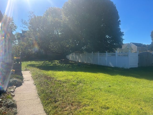 10 Clara St, New Bedford, MA 02744