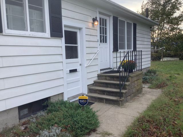 10 Clara St, New Bedford, MA 02744