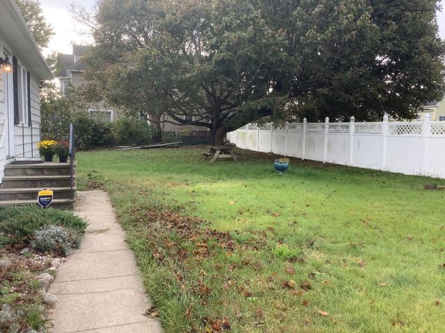 10 Clara St, New Bedford, MA 02744