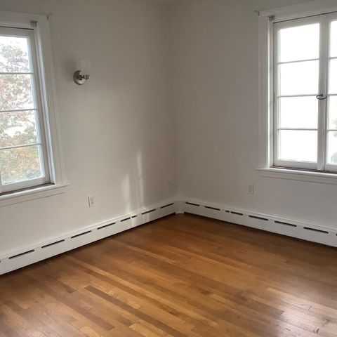 10 Clara St, New Bedford, MA 02744