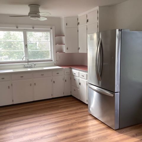 10 Clara St, New Bedford, MA 02744