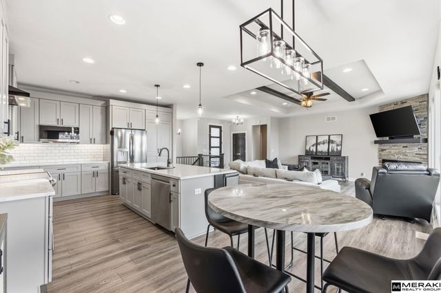 10642 S 188th Avenue, Omaha, NE 68136