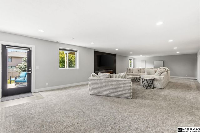 10642 S 188th Avenue, Omaha, NE 68136