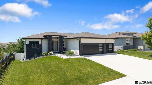 10642 S 188th Avenue, Omaha, NE 68136