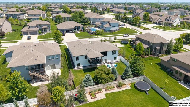 10642 S 188th Avenue, Omaha, NE 68136