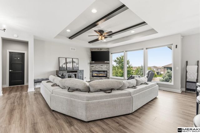 10642 S 188th Avenue, Omaha, NE 68136