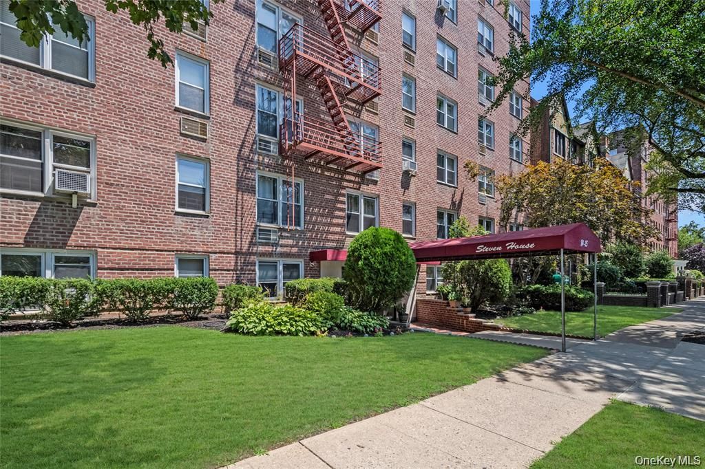 84-25 118 Street 3D, Kew Gardens, NY 11415 — exterior