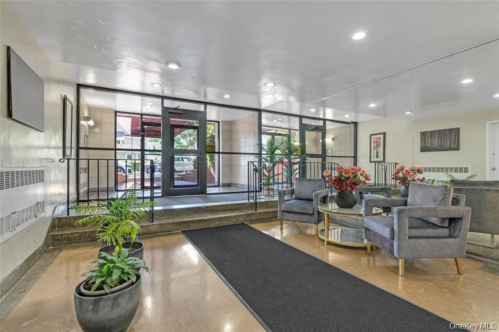 84-25 118 Street 3D, Kew Gardens, NY 11415 — photo 2