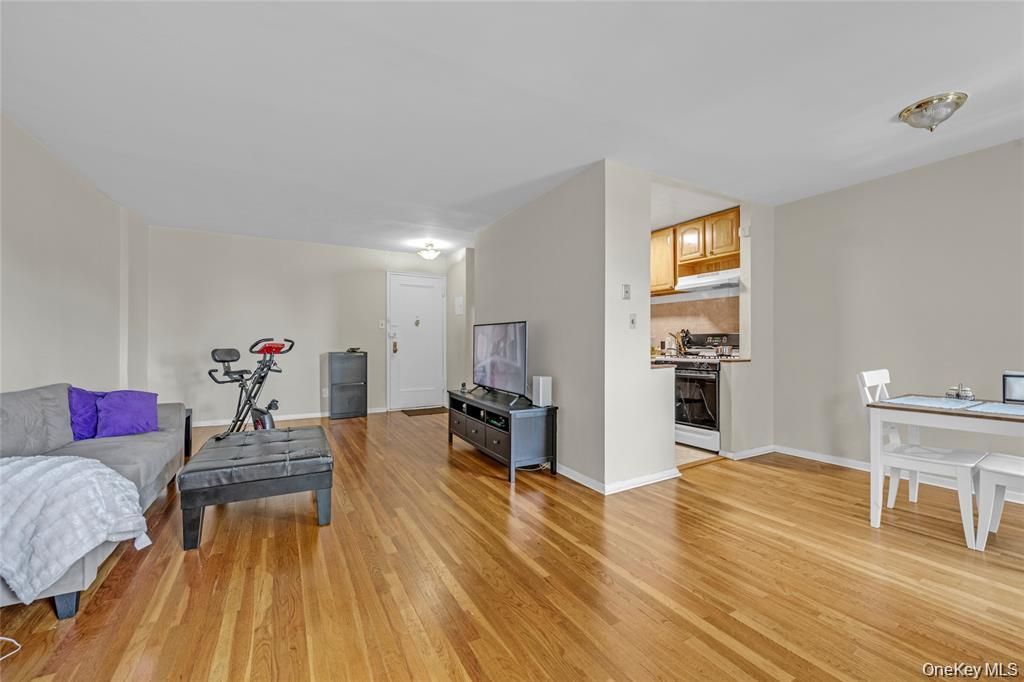 84-25 118 Street 3D, Kew Gardens, NY 11415 — photo 3
